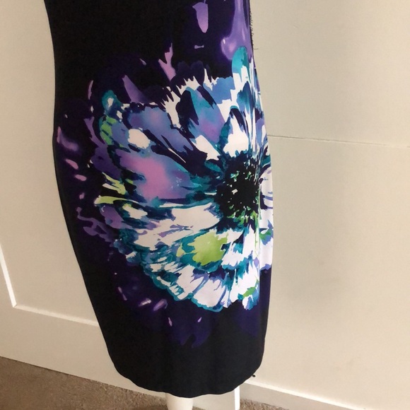 Stretch curve hugging black floral dress - Picture 3 of 6